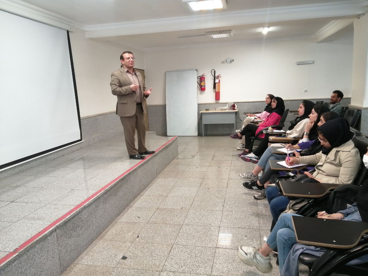 برگزاری کارگاه با موضوع «تاثیر هوش مصنوعی در تربیت بدنی»